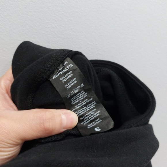 ALPHALETE Black Cropped Longsleeve Hoodie - Picture 5 of 5